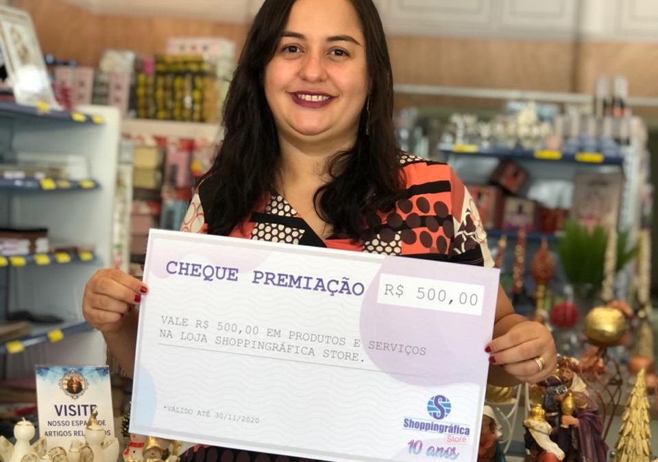 Shoppingráfica Store premia ganhadora com R$500,00 em compras